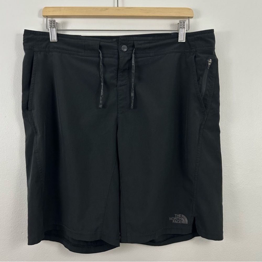 The North Face Men's Black Shorts Size M